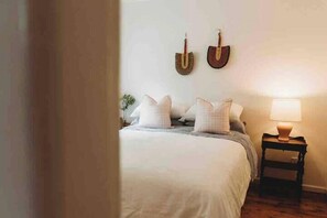 2 dormitorios, tabla de planchar con plancha, wifi y ropa de cama