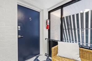 Interior entrance - West Taylor Run Hotel (Alexandria)