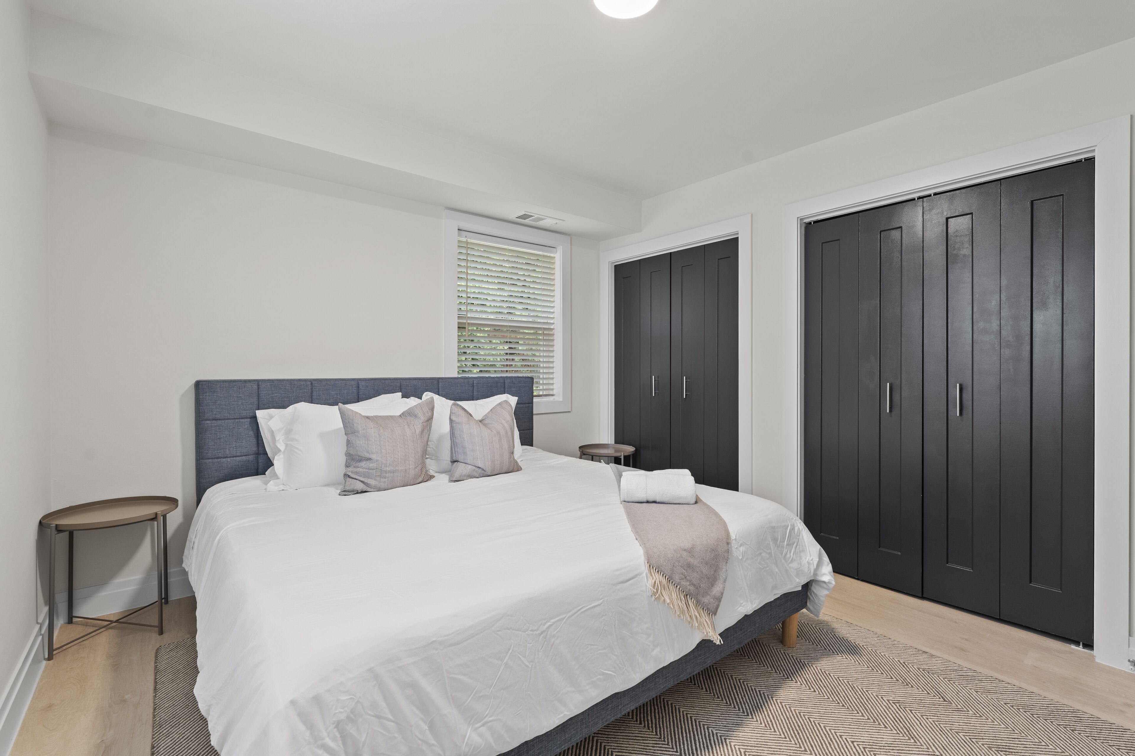 Individually decorated, individually furnished, laptop workspace