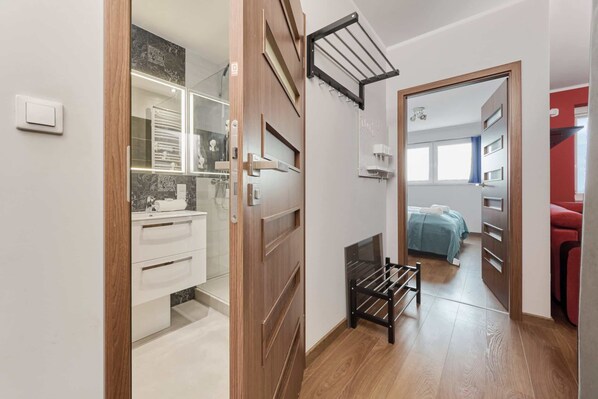 1 bedroom, desk, iron/ironing board, WiFi