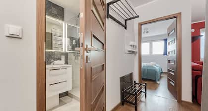 Stylish Apartment | Parking, Terrace and Workspace