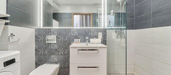 Stylish Apartment | Parking, Terrace and Workspace