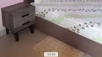 9 chambres, fer et planche Ă  repasser, draps fournis