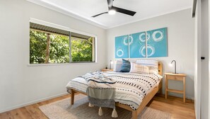 2 bedrooms, iron/ironing board, free WiFi, bed sheets