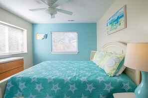 2 bedrooms, iron/ironing board, free WiFi, bed sheets - A Kure for the Sol Lower (Kure Beach)