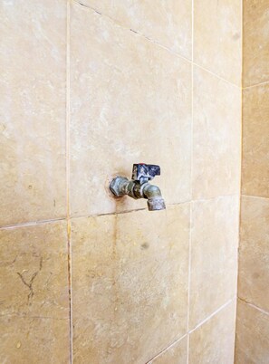 Standard Double Room | Bathroom | Shower, soap - OYO Life 92754 Kost Griya Perdana (Mataram)