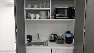 Superior Suite | Private kitchen | Full-size fridge, microwave, oven, stovetop