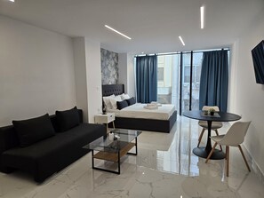 1 bedroom, soundproofing, iron/ironing board, free cots/infant beds - Nikis 20 Suites (Athens)