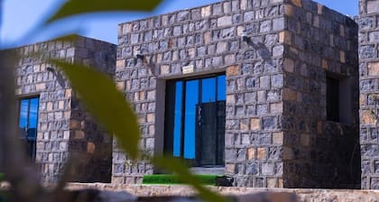 Cozy ski retreat on highest peak -Jabal Shams Mountain- MountSun Stay