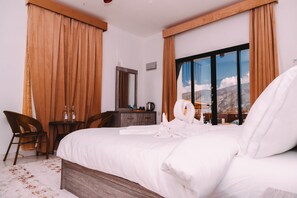 6 bedrooms, WiFi, bed sheets