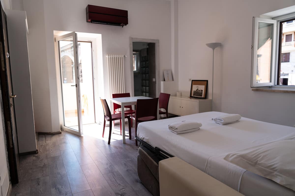 1 bedroom, free WiFi, bed sheets