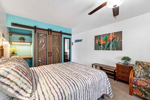 Free WiFi, bed sheets - Kona Islander Hawaiian Style Poolside (Kailua-Kona)