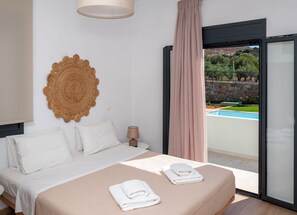 2 bedrooms, in-room safe, iron/ironing board, travel cot - Smaris Collection luxury villas / Villa Helia (Malia)