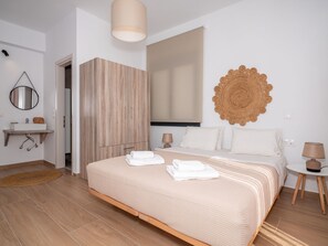 2 makuuhuonetta, tallelokero huoneessa, silitysrauta/-lauta