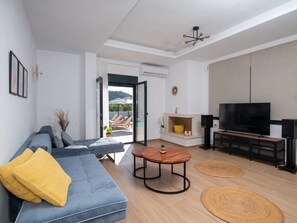 Smart TV, fireplace, stereo - Smaris Collection luxury villas / Villa Helia (Malia)