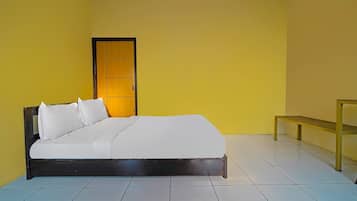 Kamar Double Standar | Ruang kerja ramah laptop, Wi-Fi gratis, dan seprai linen