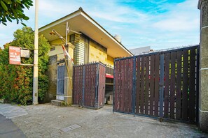 Front of property - OYO Life 92641 Guest House Palinggihan Ii (Sumber)