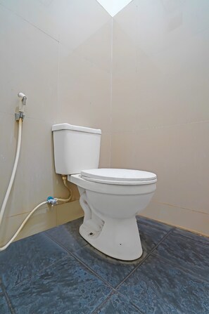 Standard Double Room | Bathroom