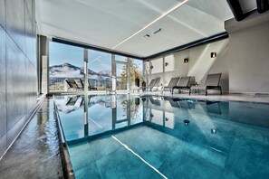 Innenpool, beheizter Pool