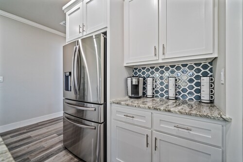 Available for Spring and Summer! Modern Condo with private plunging pool