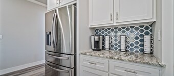 Available for Spring and Summer! Modern Condo with private plunging pool