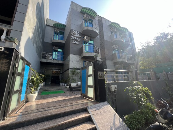 Property entrance - Nikko Blue - Boutique Hotel (Gurugram)