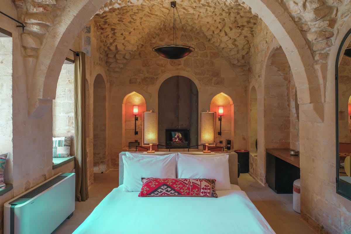 Luxury Room | Premium bedding, minibar, desk, laptop workspace