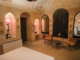 Junior Room | Premium bedding, minibar, desk, laptop workspace