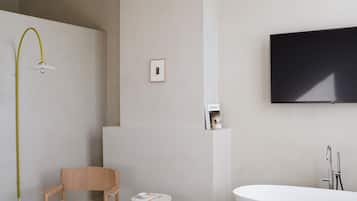 Monumental Room | Bathroom