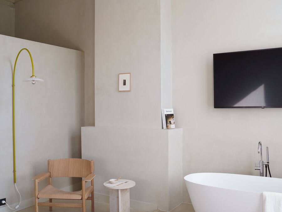 Monumental Room | Bathroom