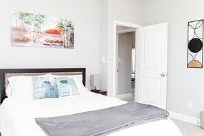 3 chambres, bureau, fer et planche à repasser, Wi-Fi gratuit