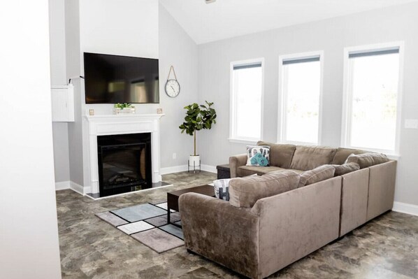 TV connectée, cheminée, espaces bureaux