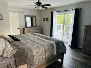 5 bedrooms, iron/ironing board, free WiFi, bed sheets