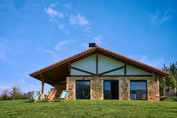 Relax and unwind in the serene ambiance of Basque Haven by Fidalsa in picturesque Zeanuri.