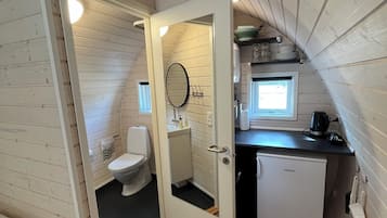 Shower, rainfall showerhead, towels, toilet paper