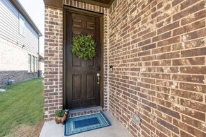 تفاصيل الفندق من الخارج