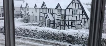 Country Village Apartment just outside Welshpool in Berriew