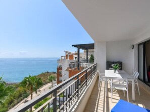 Outdoor dining - Apartamento con vistas al mar lateral (Torrox Costa)