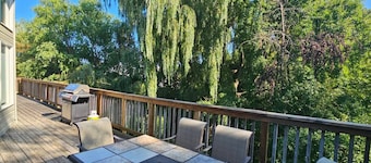 All-Season 8BR Vacation Chalet