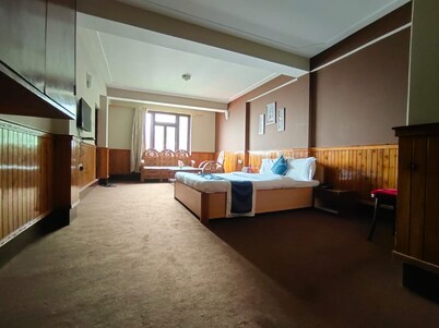 Goroomgo Sunmount Mayal Retreat Gangtok