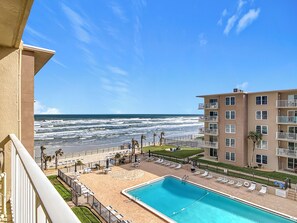 A heated pool - Direct Oceanfront Complex on the No Drive Beach in NSB! (New Smyrna Beach)