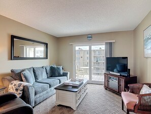 TV, DVD player, books - Direct Oceanfront Complex on the No Drive Beach in NSB! (New Smyrna Beach)