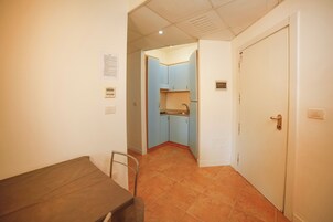 Appartamento Classic, vista mare | Area soggiorno | TV