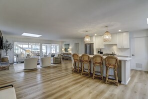 Smart TV - 5 Willow Oak - A Modern Coastal Chic 3-Bedroom Home in Sea Pines! (Hilton Head Island)