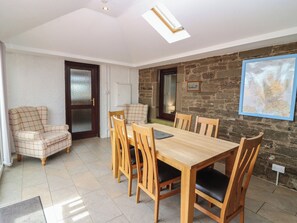 Cottage | Dining