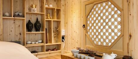 8 chambres, fer et planche à repasser, Wi-Fi, draps fournis