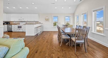 Steps to the Beach, Updated, Gorgeous, Views, Elevator, Pool, SN1020