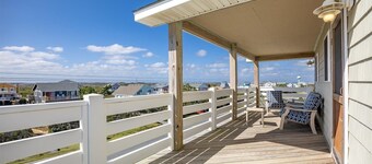 Steps to the Beach, Updated, Gorgeous, Views, Elevator, Pool, SN1020