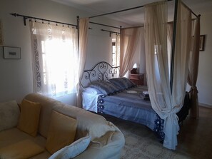 1 Schlafzimmer, Reisekinderbett, kostenloses WLAN, Bettwäsche