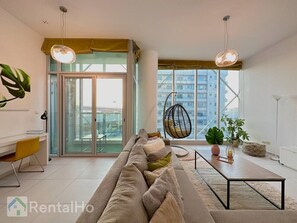 テレビ、ステレオ